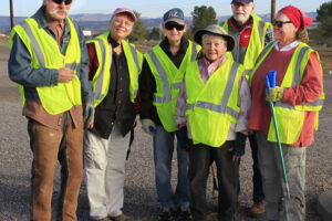 Photo 1 11.17.18 highway clean up crew l to r mal otterson Peggy and Ralph Barksdale, Colleen Maktenieks Dave Nauman and Kathleen Dusek en az _MG_1843